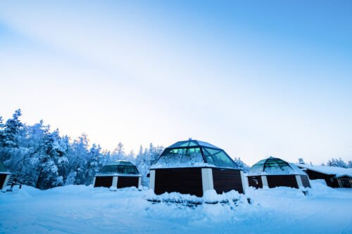 Hôtel de type igloo avec toit de verre dans les environs de Rovaniemi