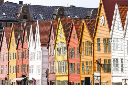 Façades de bâtiments dans le quartier de Bryggen à Bergen