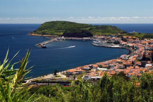 Vue sur l'île de Faial aux Açores